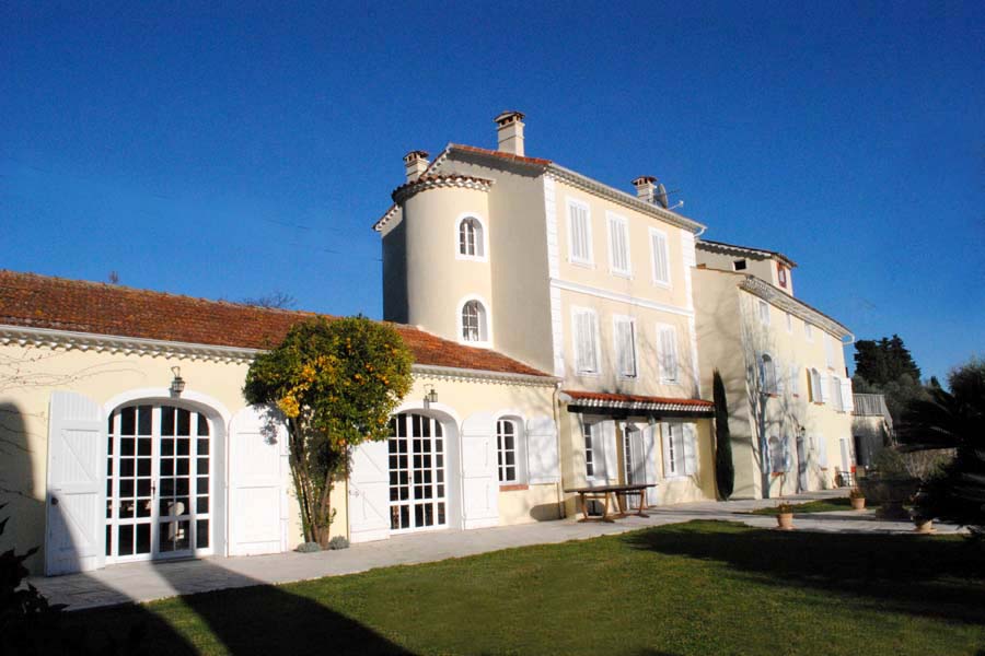 Domaine des Fleurs – South of France Villa Venue