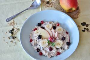 It maybe the South of France, but it’s winter and that means very chilly mornings. We love porridge as a great way to start the day with something healthy that will keep out the cold. T